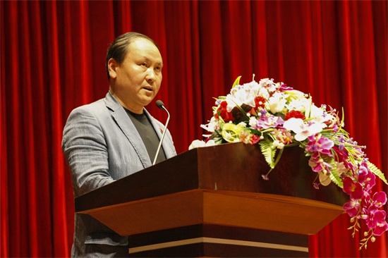 6新葡萄8883国际官网副校长张砚为宣读《关于成立新葡萄8883国际官网创新创业工作领导小组的决定》.jpg