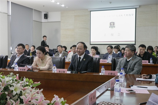 14新葡萄8883国际官网董事长、院长郑立国汇报新葡萄8883国际官网发展情况.jpg